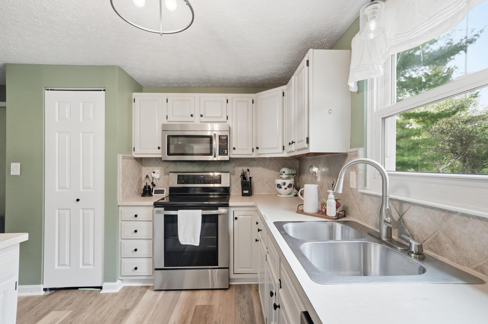 3846 Saddlebrook Court