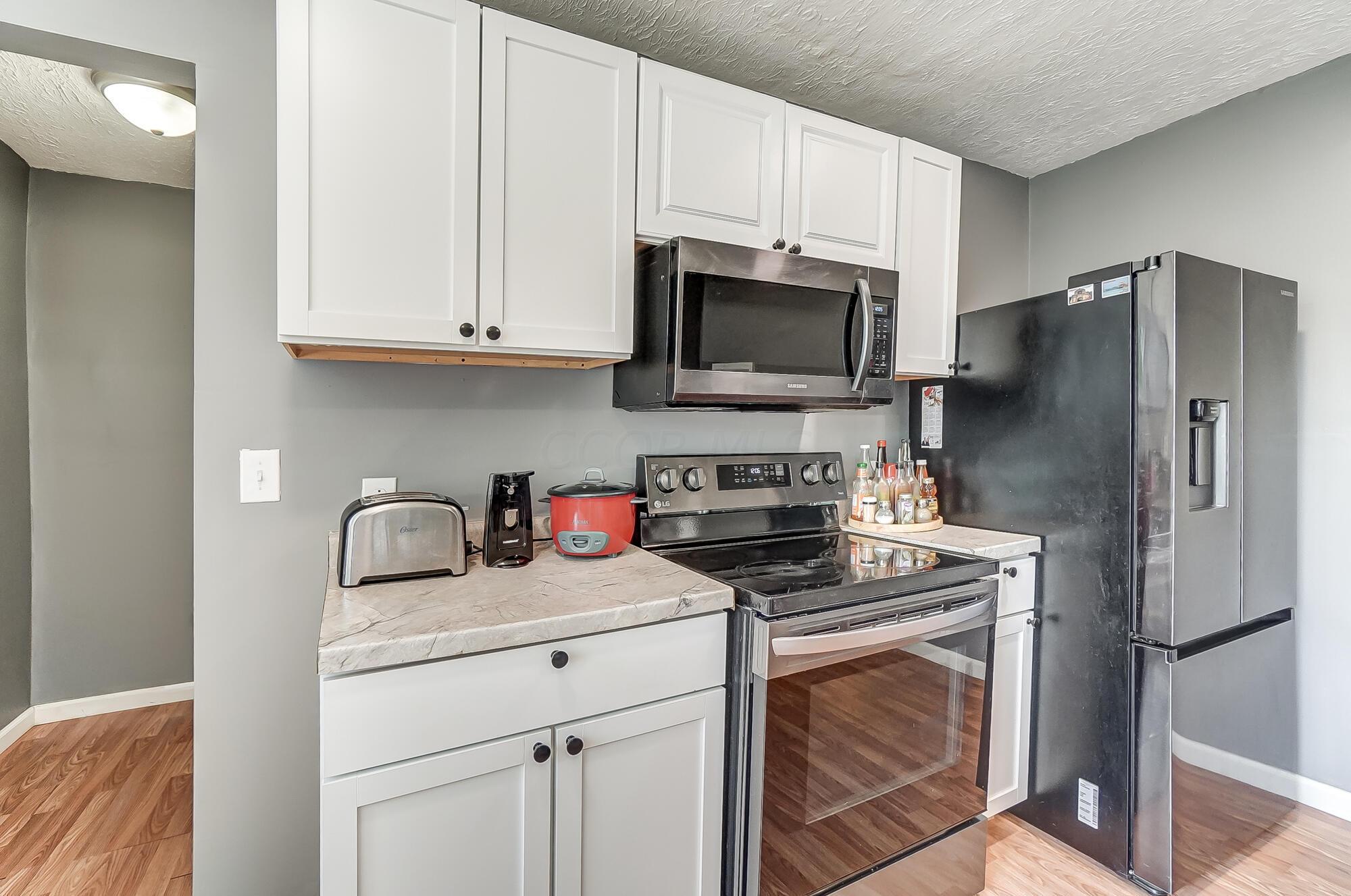127 E Grand Avenue