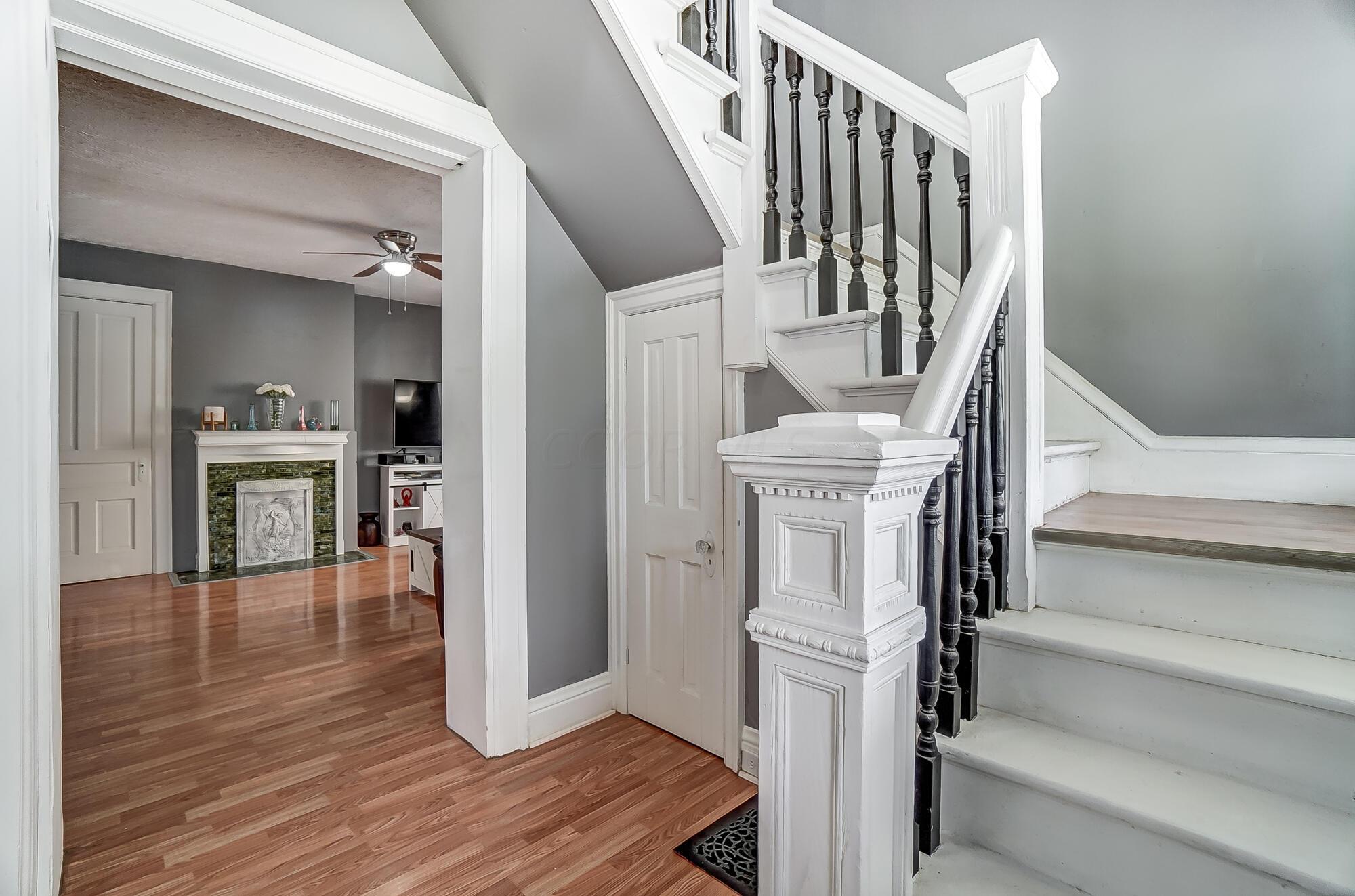 127 E Grand Avenue