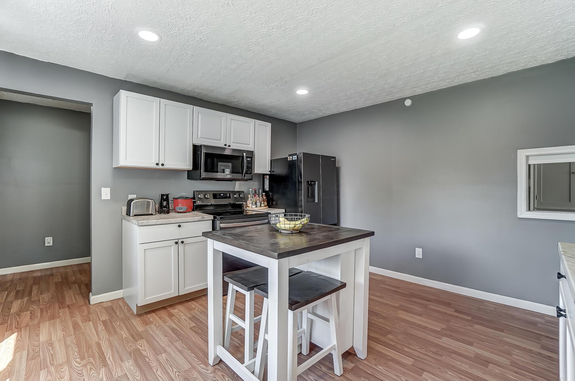 127 E Grand Avenue