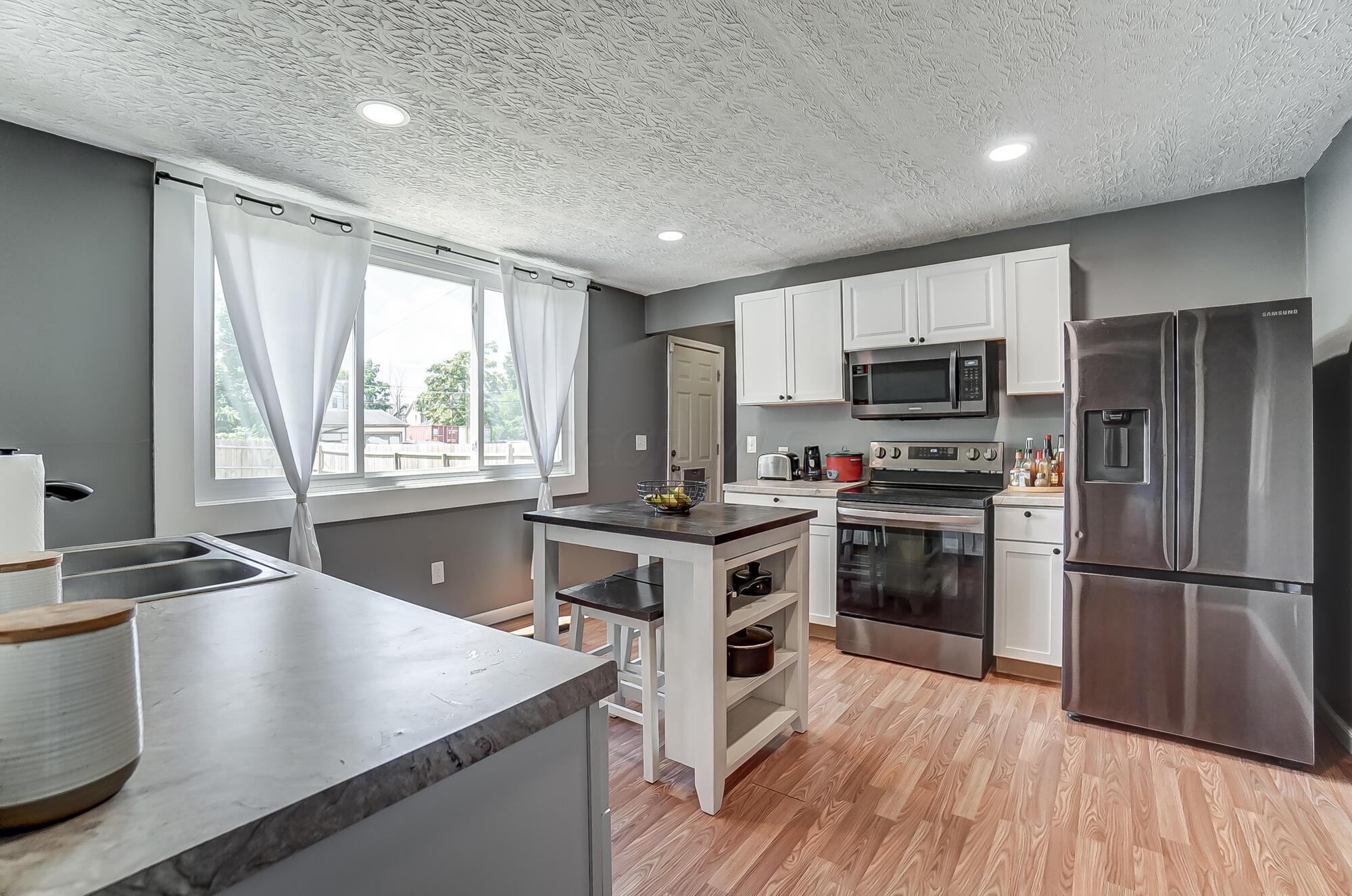 127 E Grand Avenue