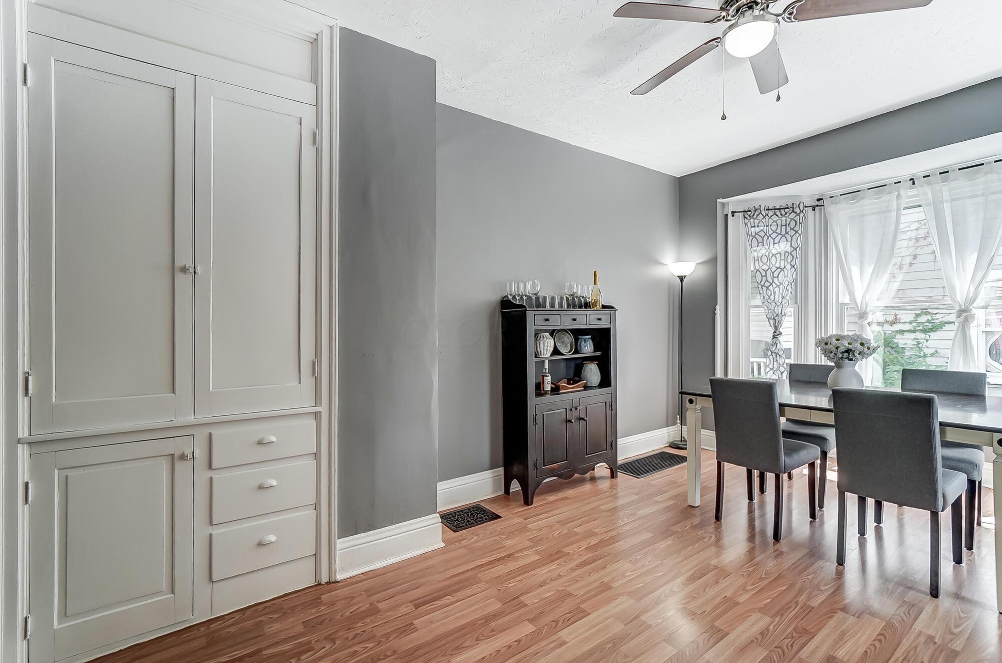 127 E Grand Avenue