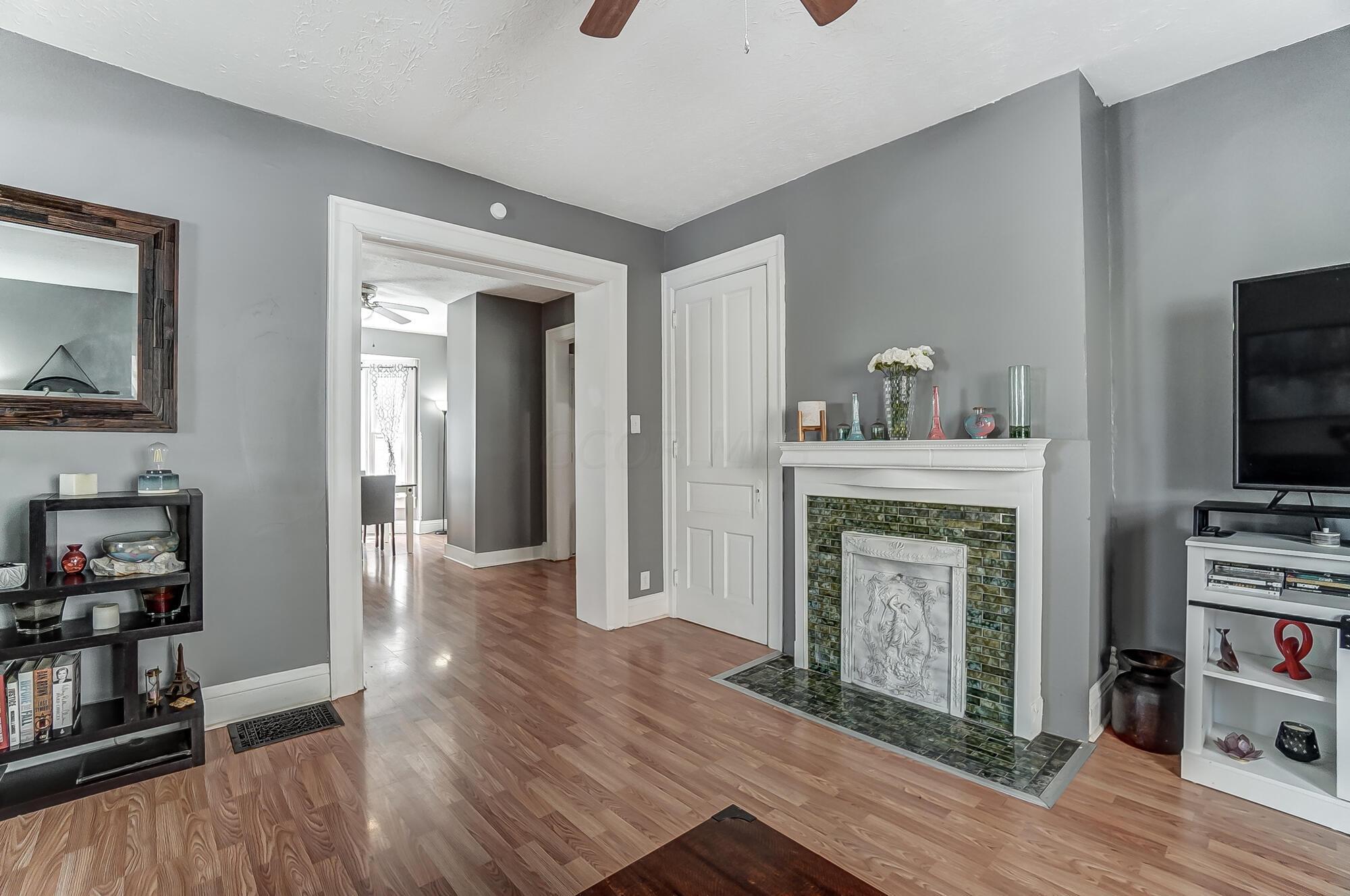 127 E Grand Avenue