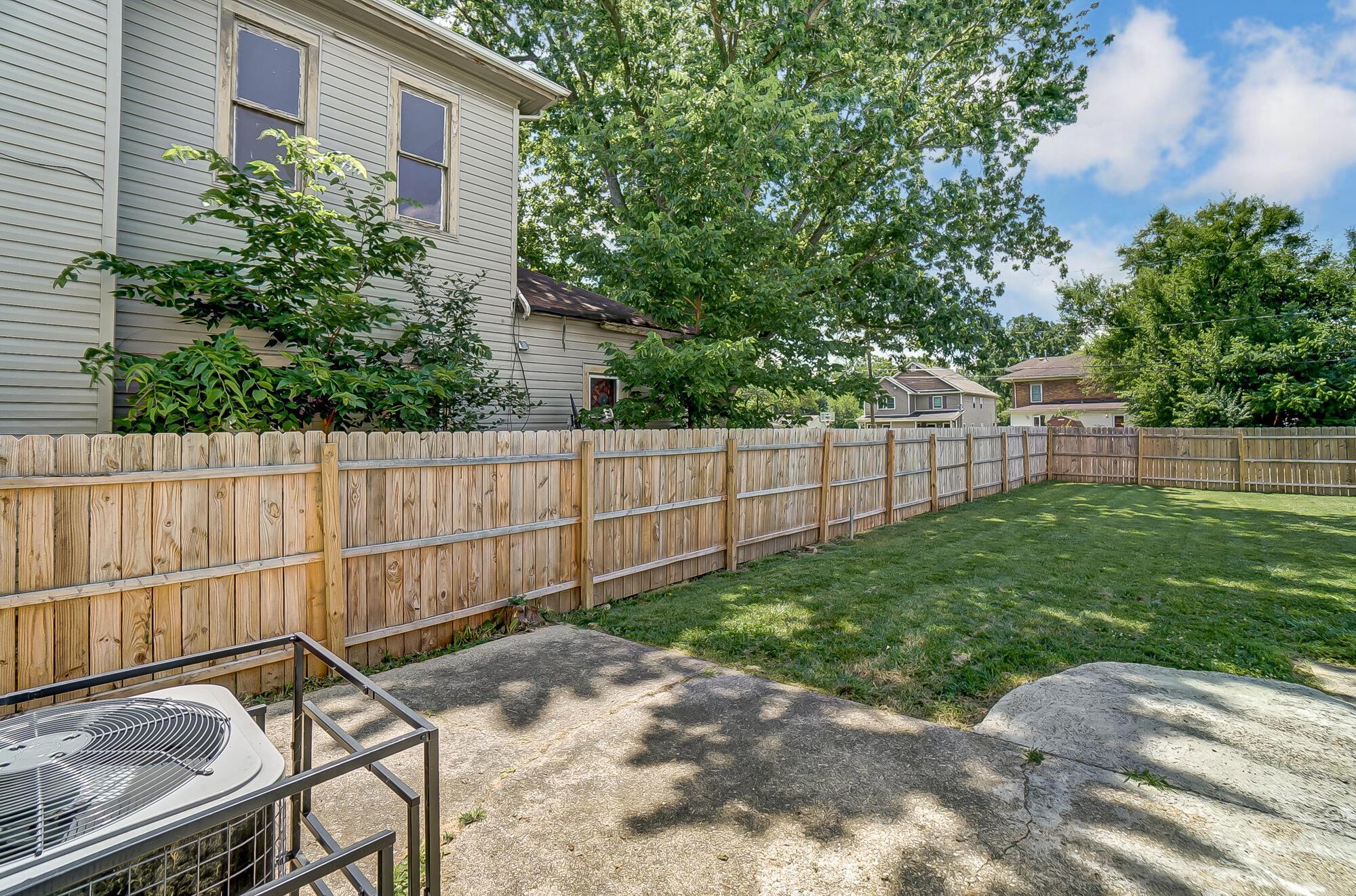 127 E Grand Avenue