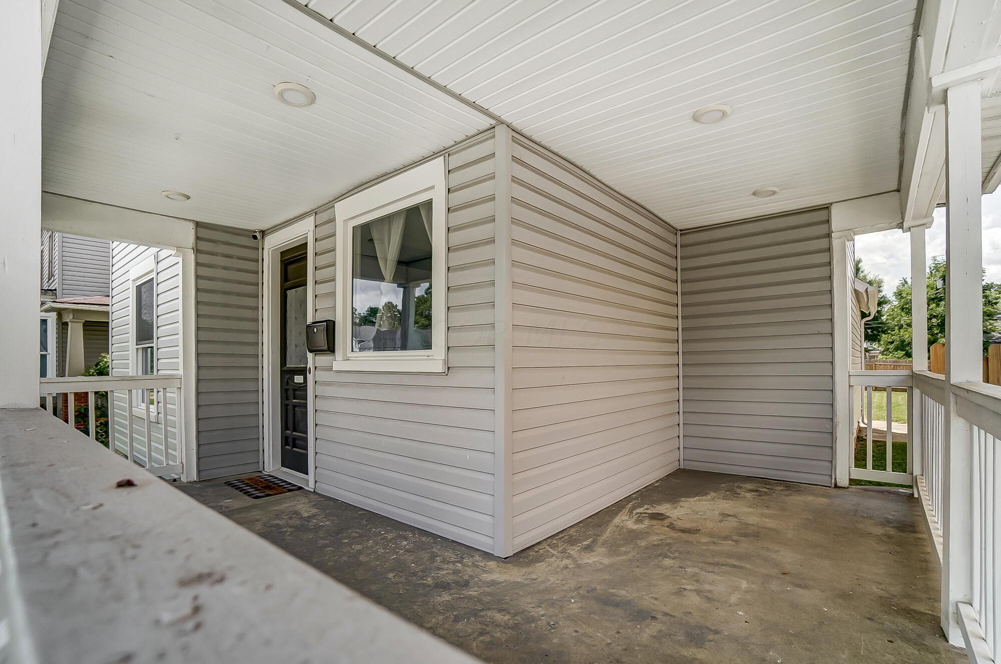 127 E Grand Avenue