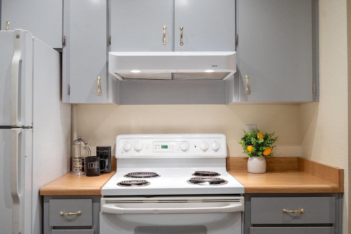 8238 Shelter Creek Lane