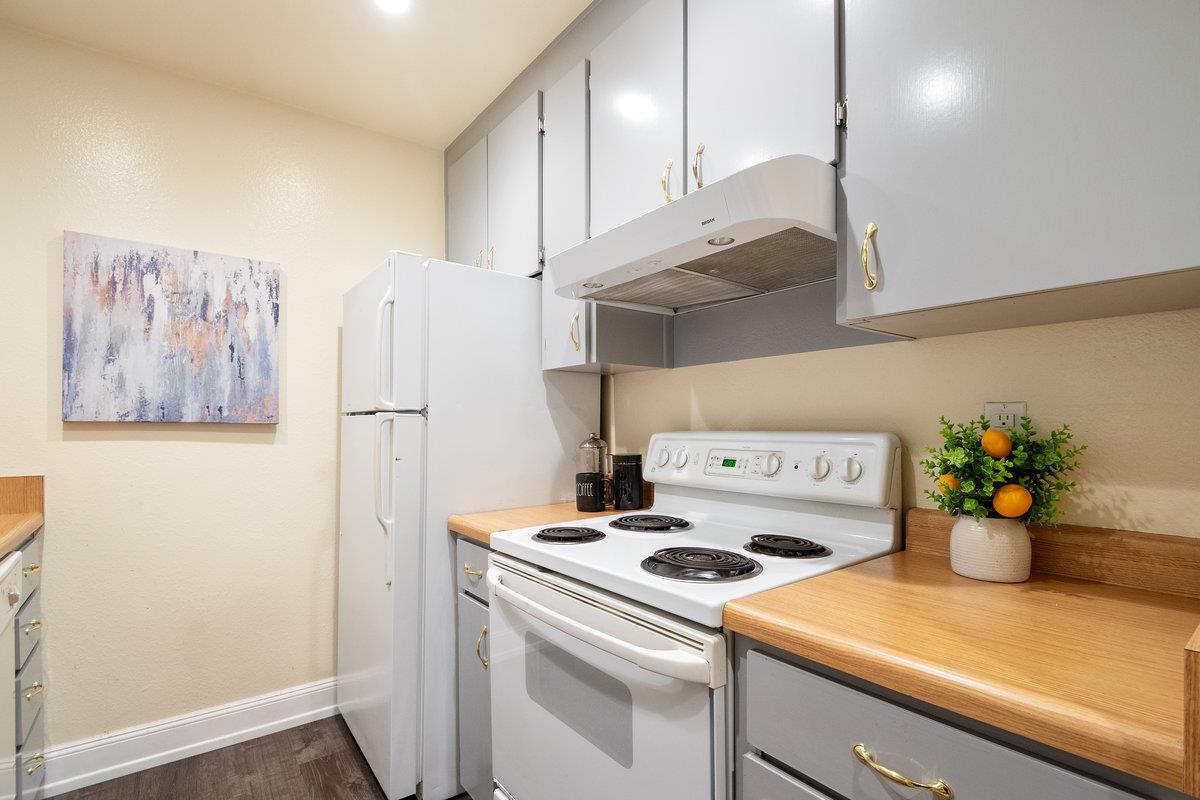 8238 Shelter Creek Lane