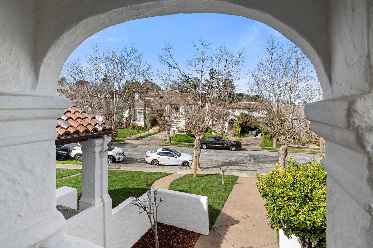 411 Taylor Boulevard