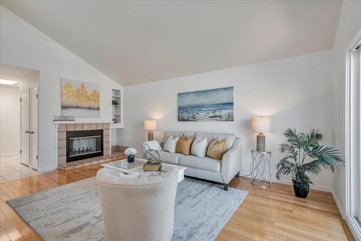 10 Cobblestone SQ