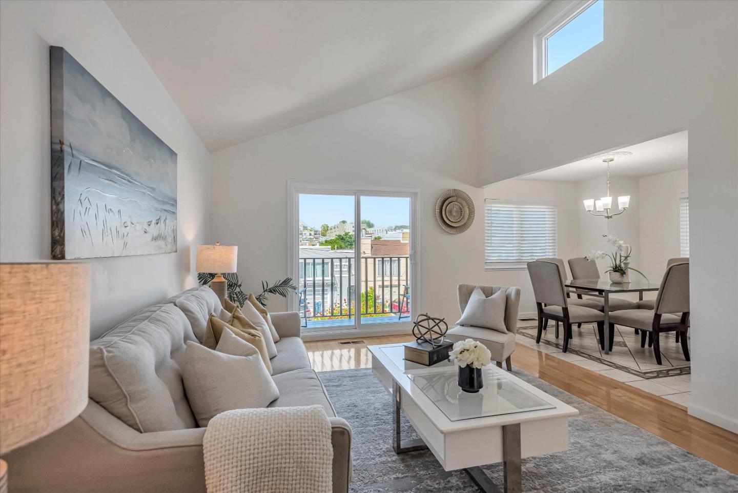 10 Cobblestone SQ
