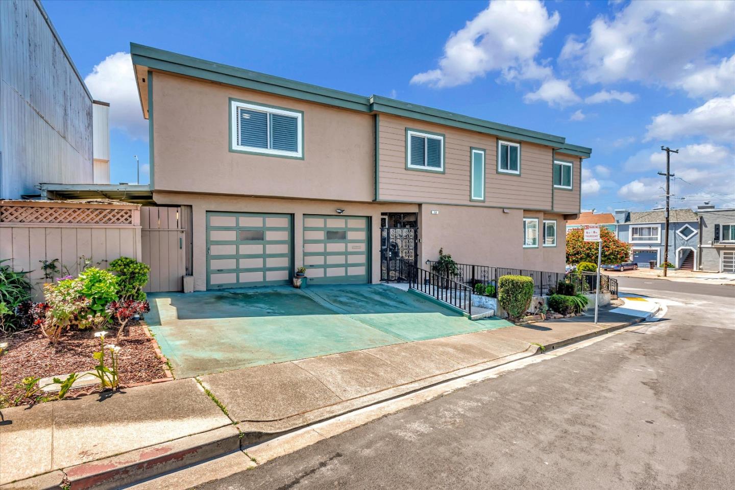 10 Cobblestone SQ