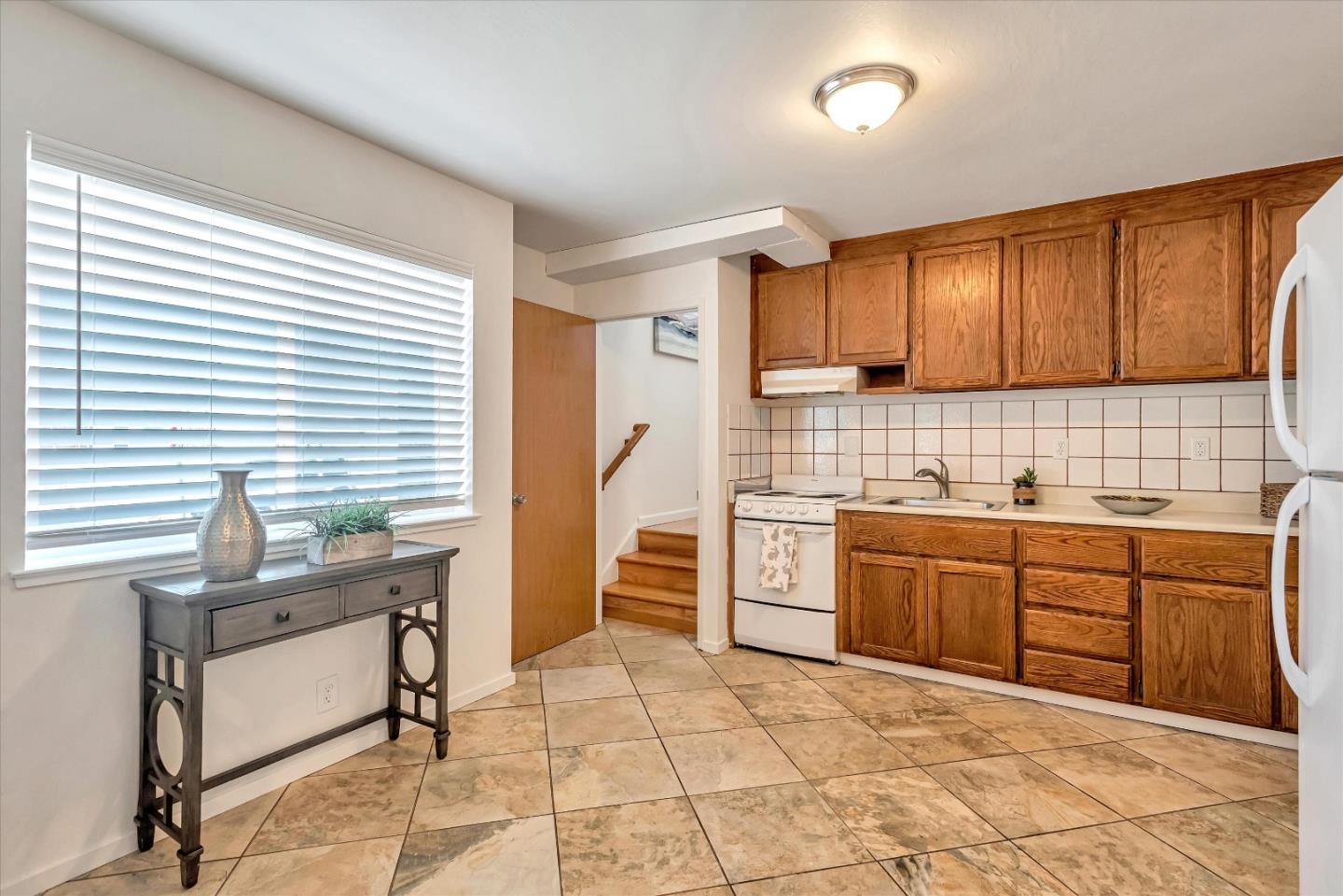 10 Cobblestone SQ