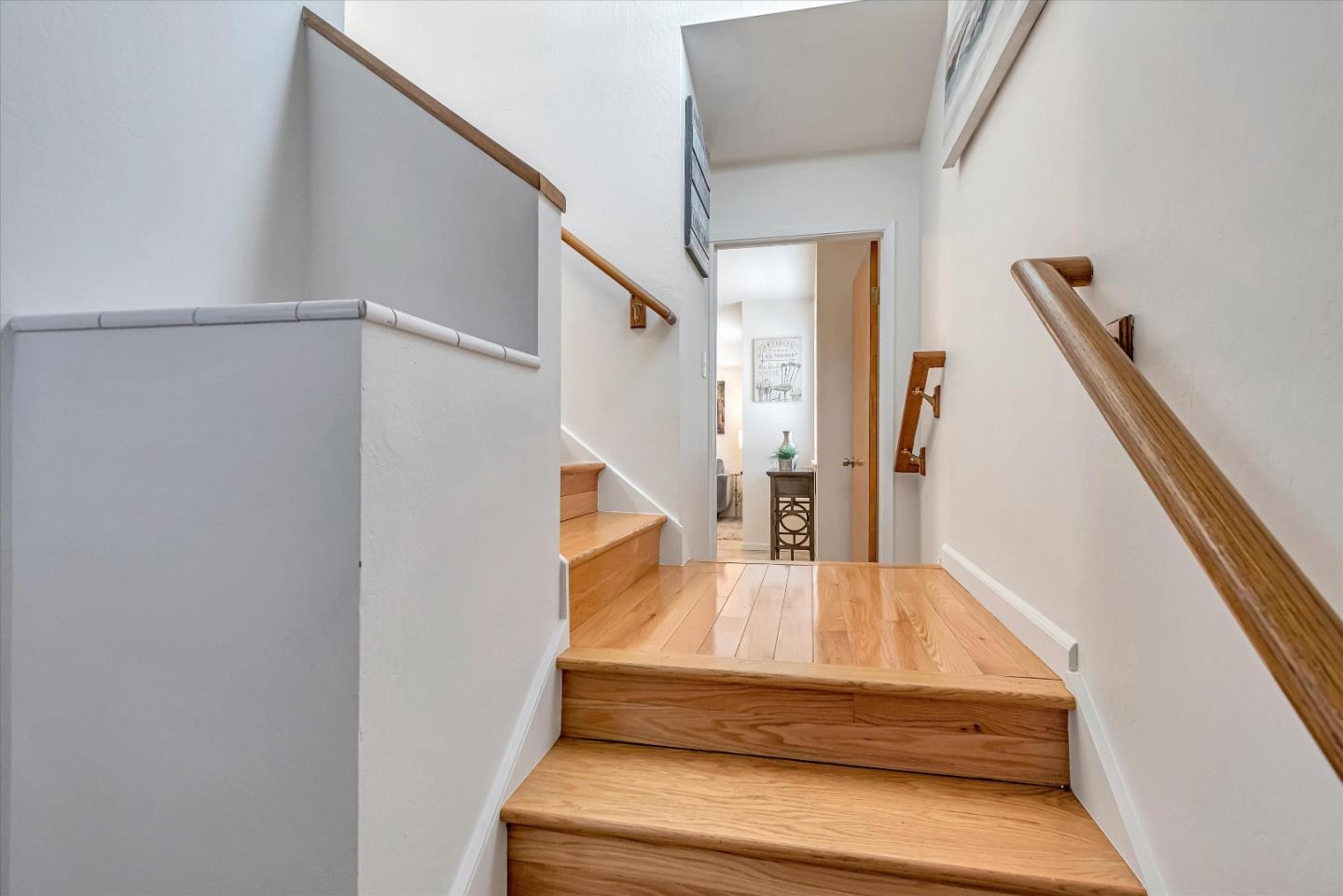 10 Cobblestone SQ