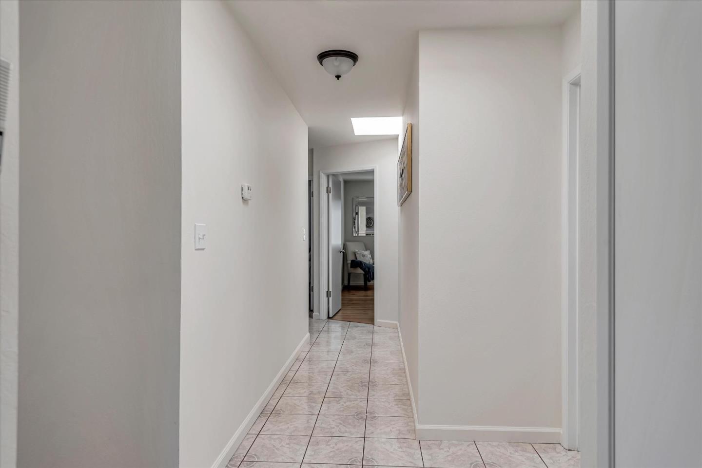 10 Cobblestone SQ