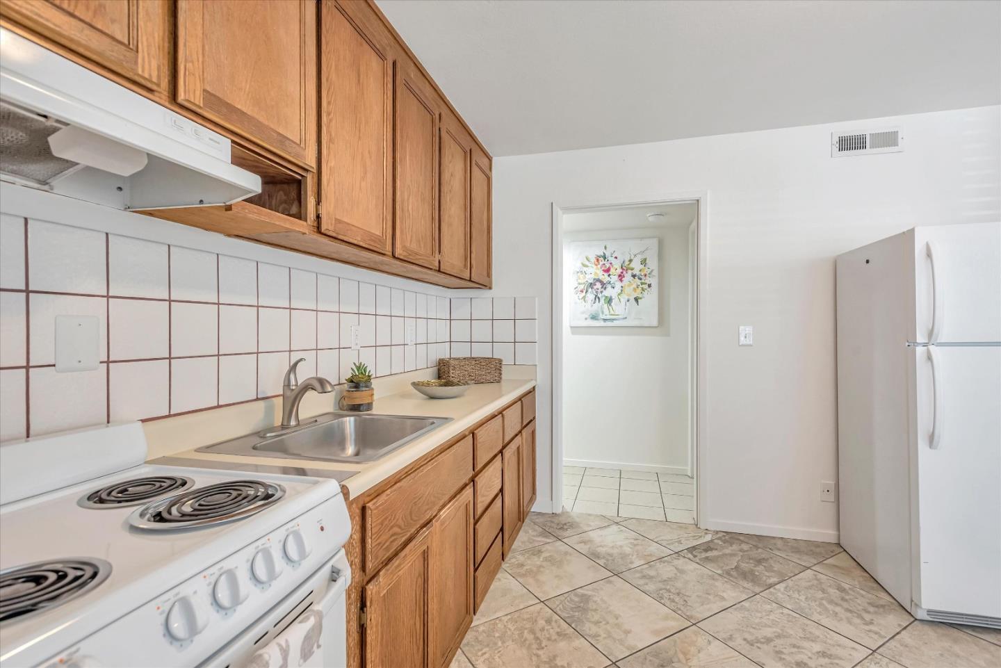 10 Cobblestone SQ