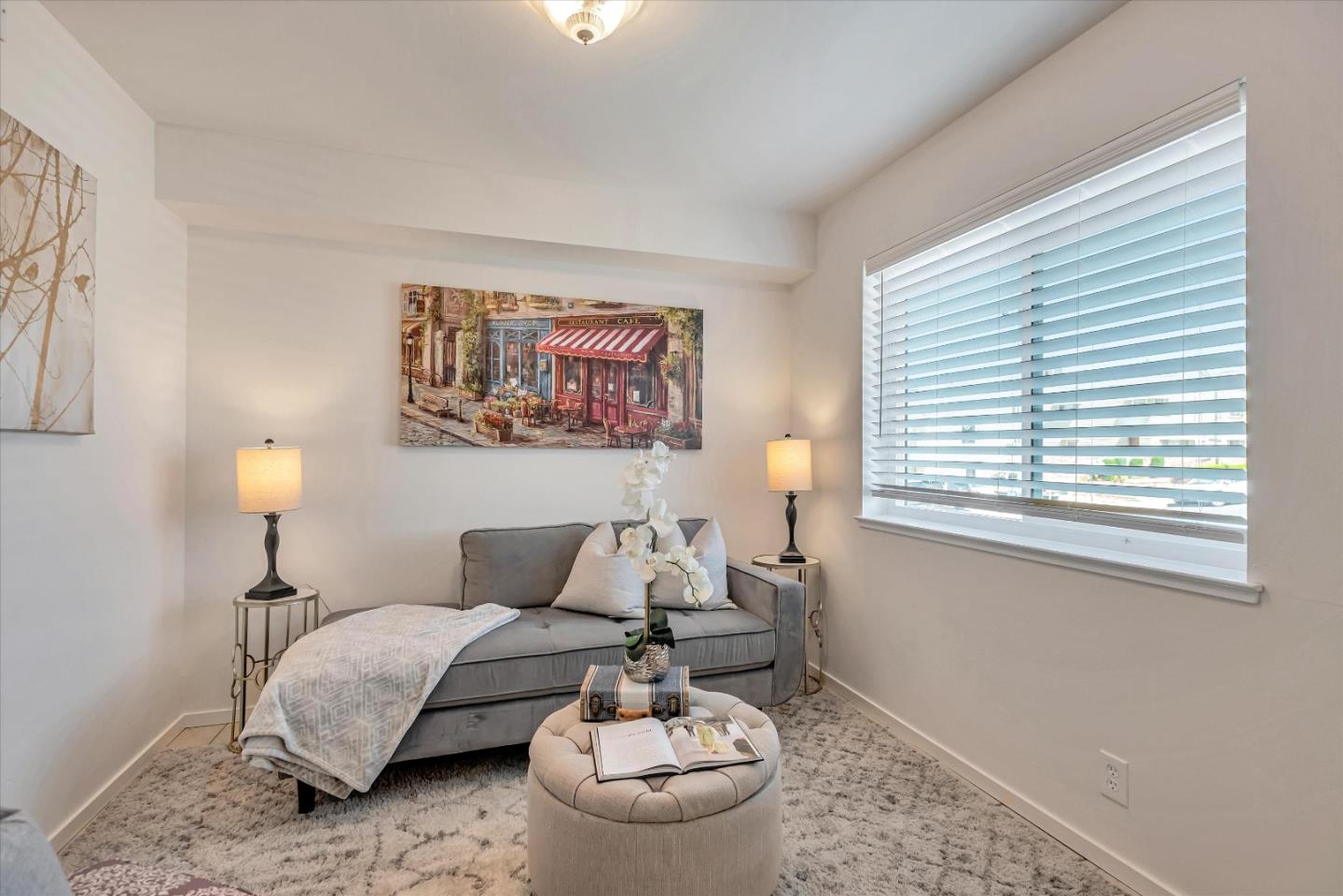 10 Cobblestone SQ