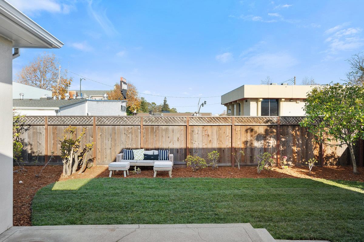 935 Palmito DR