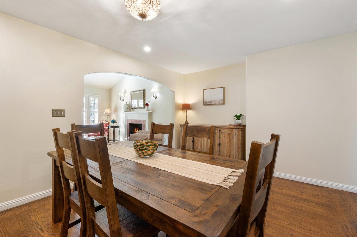 568 Oak AVE