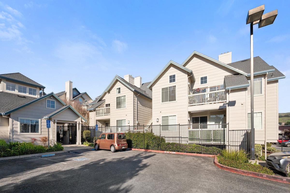 1400 El Camino Real 107