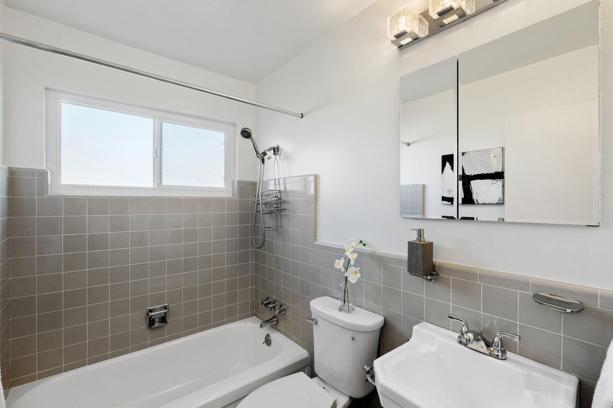 631 Saint Francis BLVD