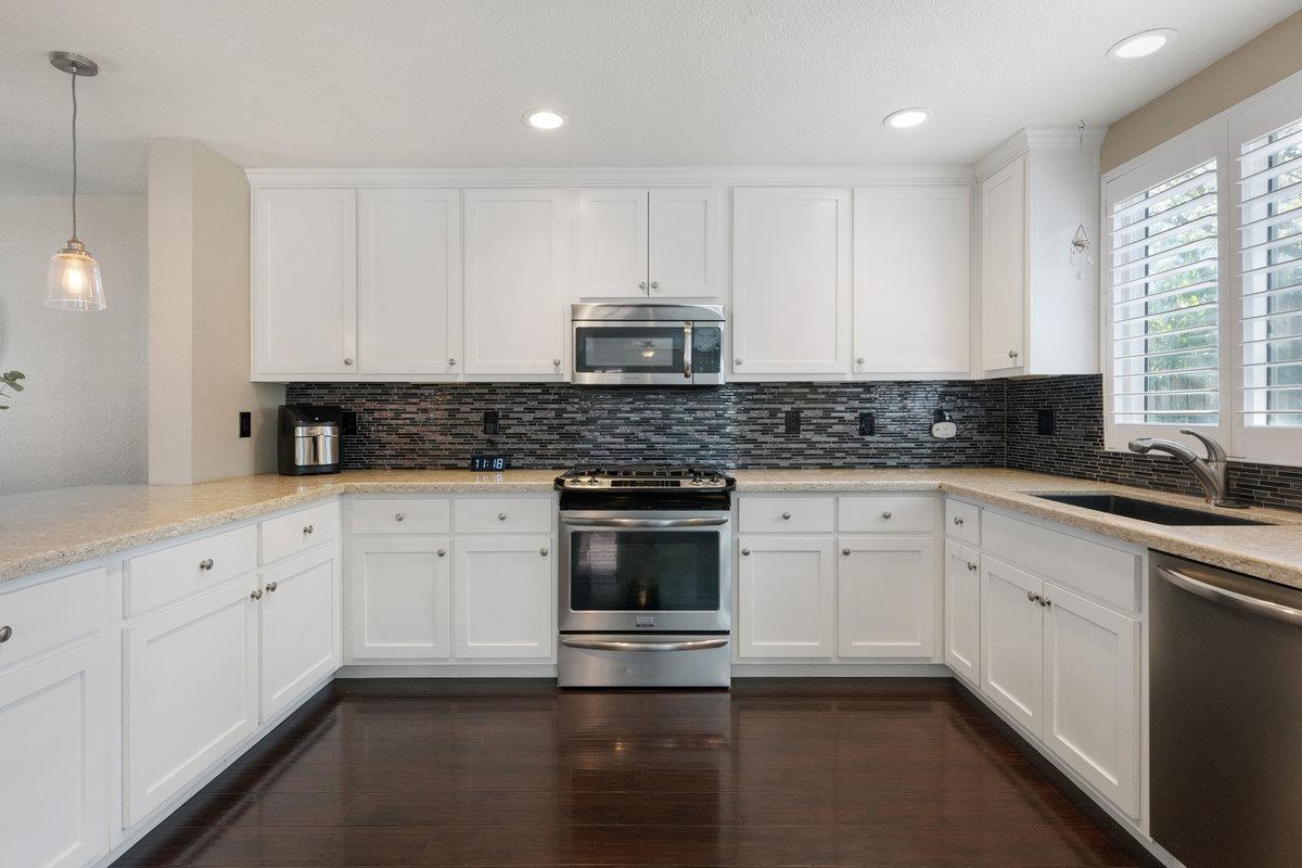 920 Dolores CT