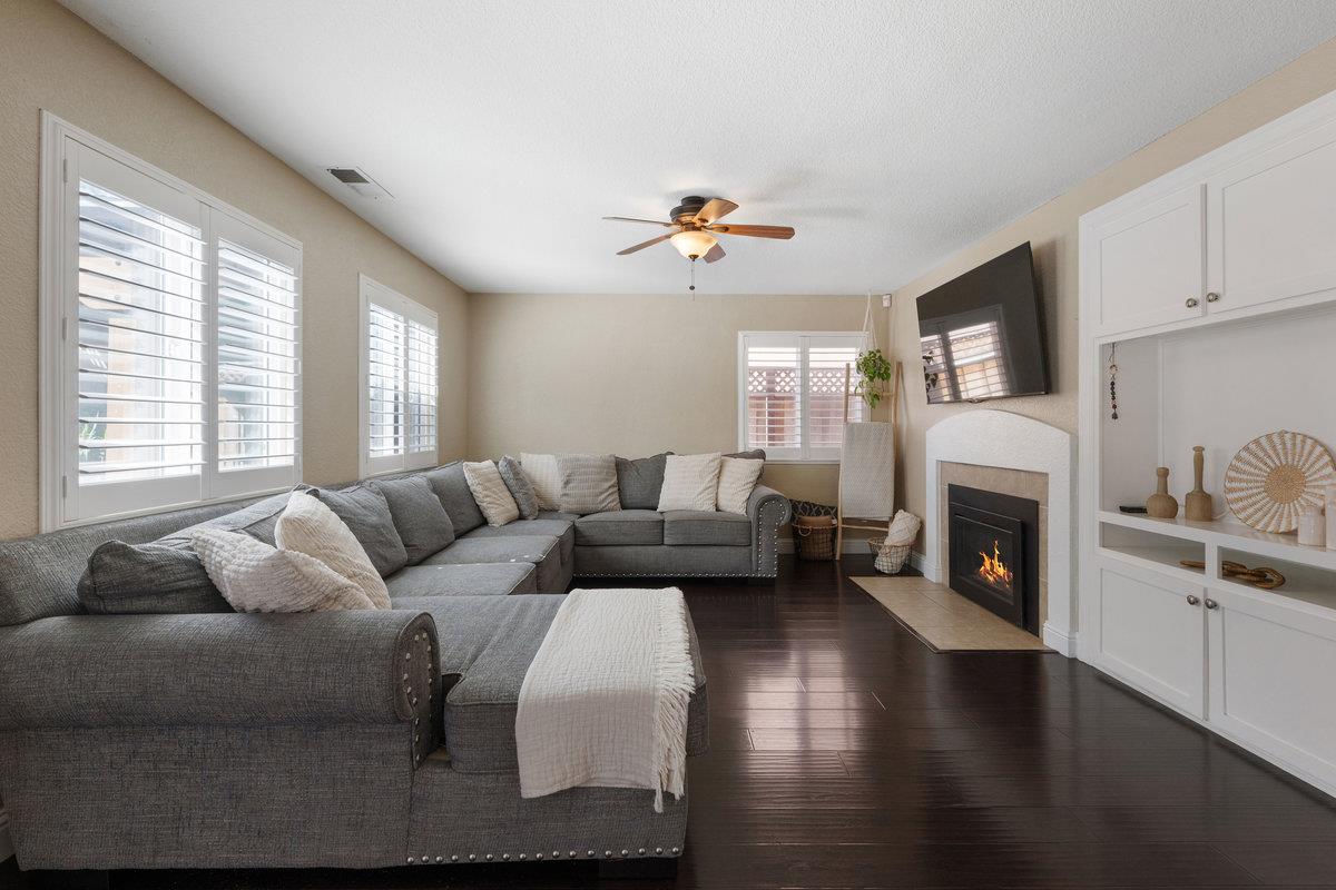 920 Dolores CT