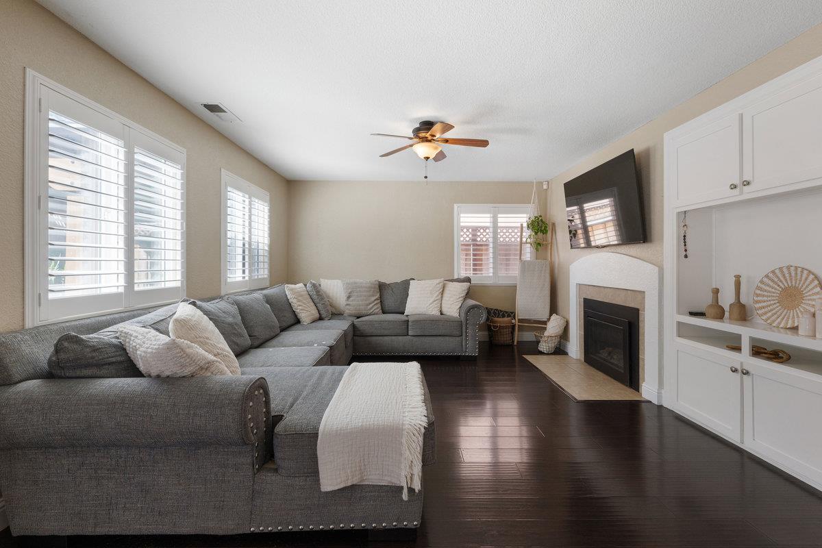 920 Dolores CT