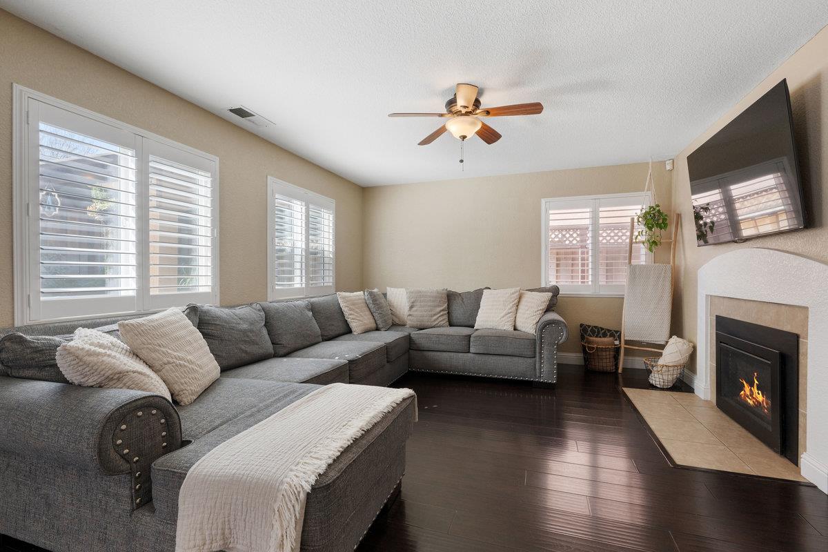 920 Dolores CT