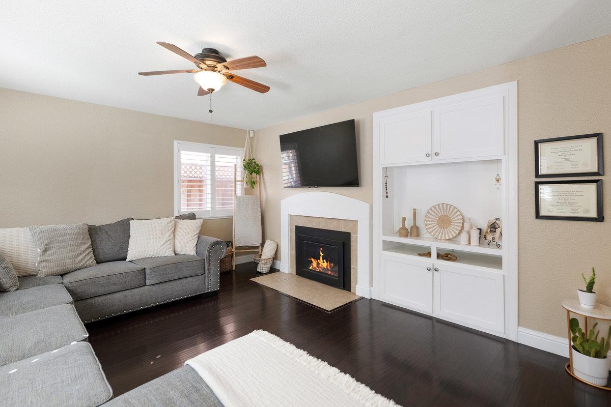 920 Dolores CT