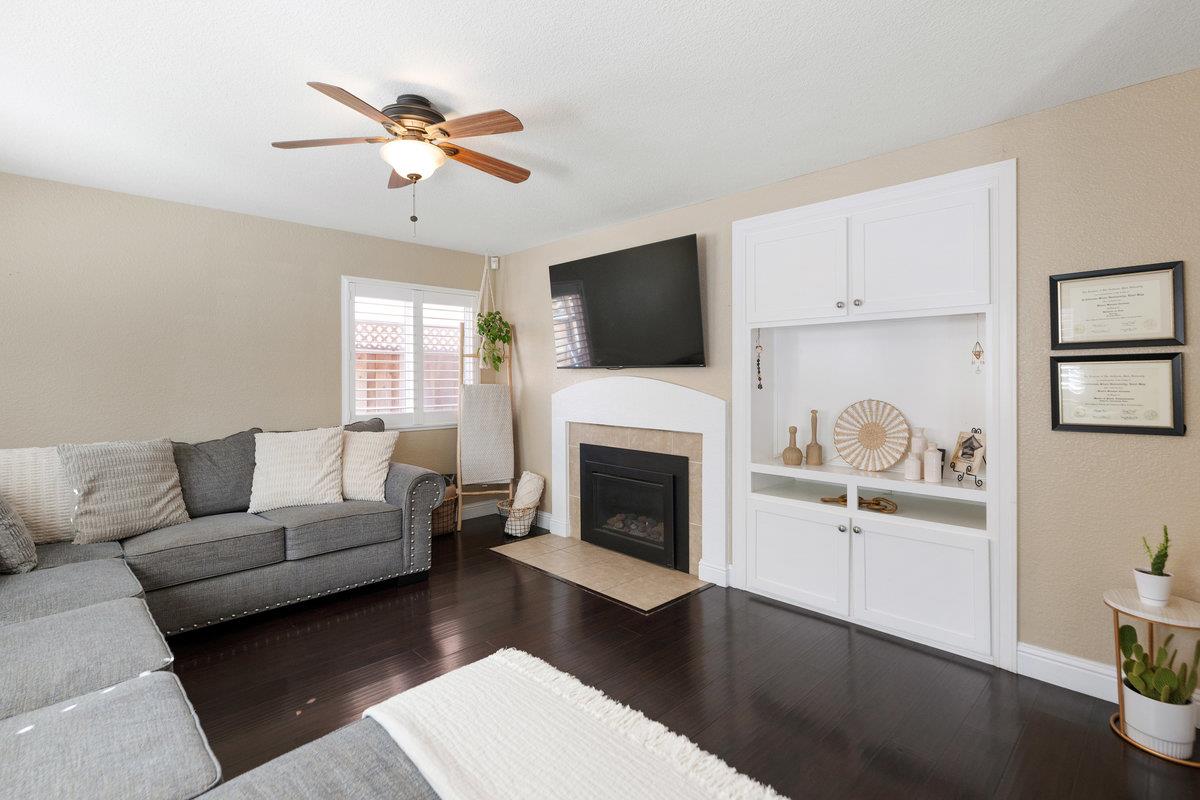 920 Dolores CT