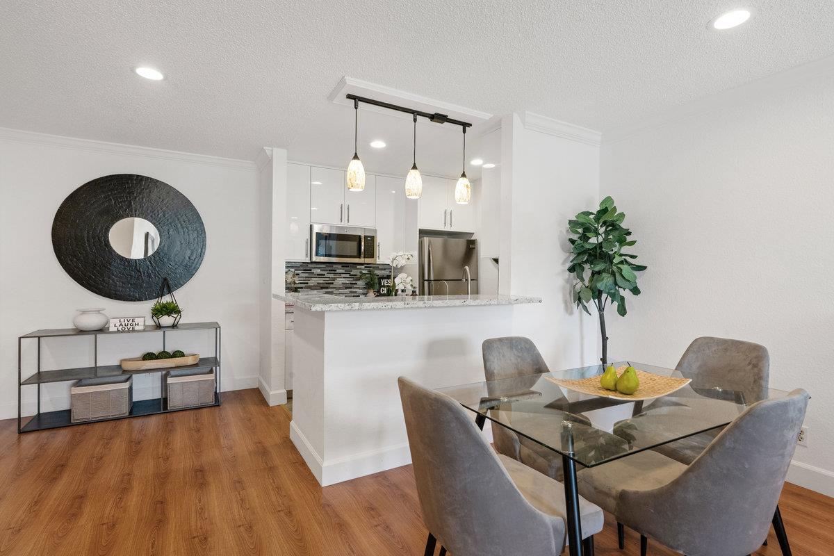 396 Imperial WAY 207