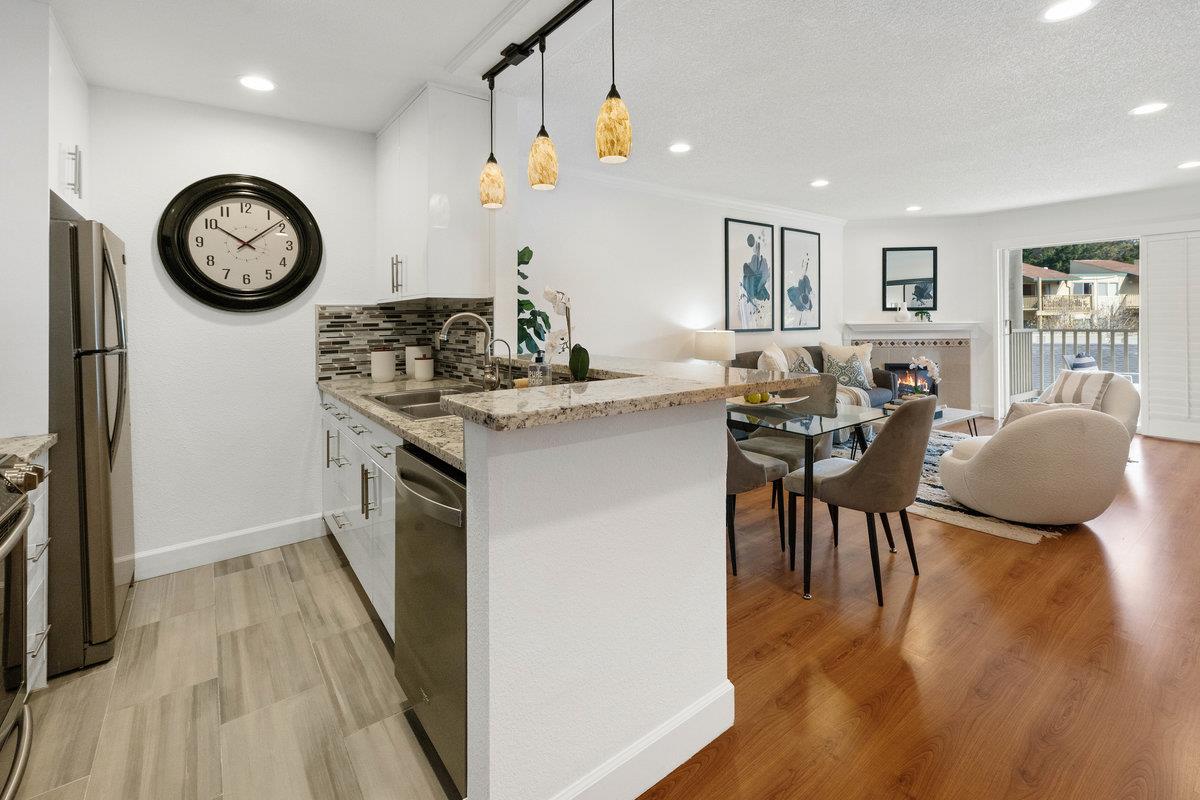 396 Imperial WAY 207