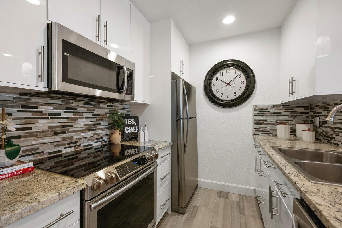 396 Imperial WAY 207