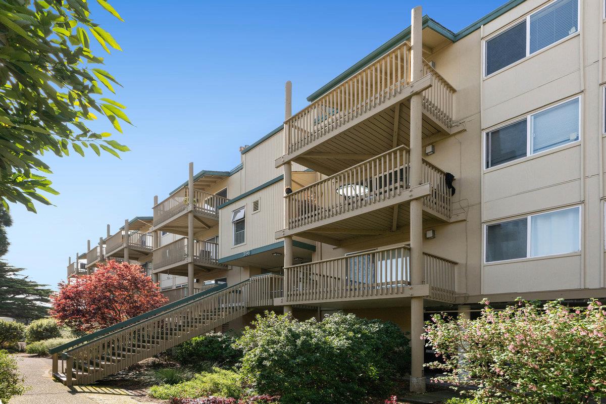 396 Imperial WAY 207