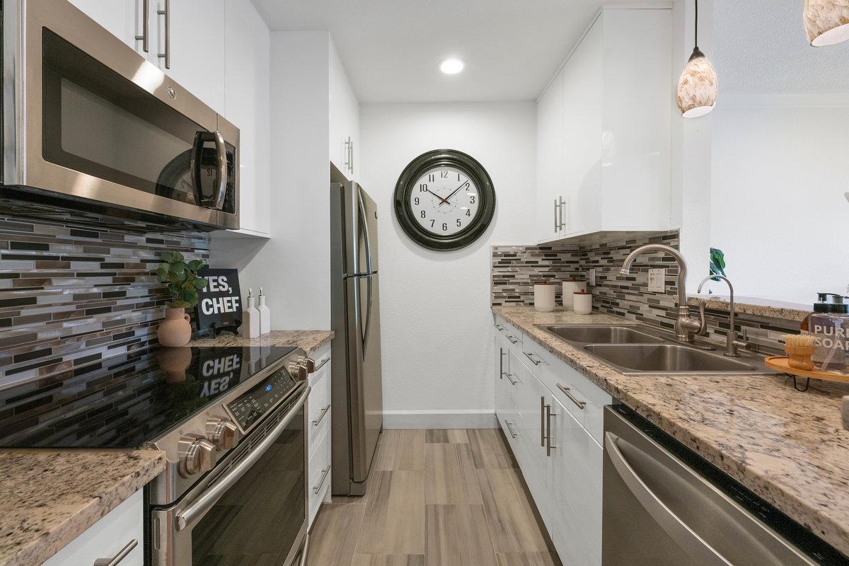 396 Imperial WAY 207