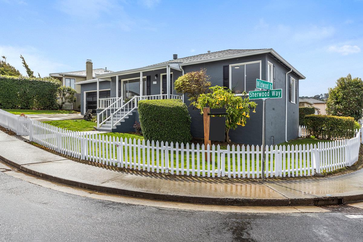 127 Sherwood WAY