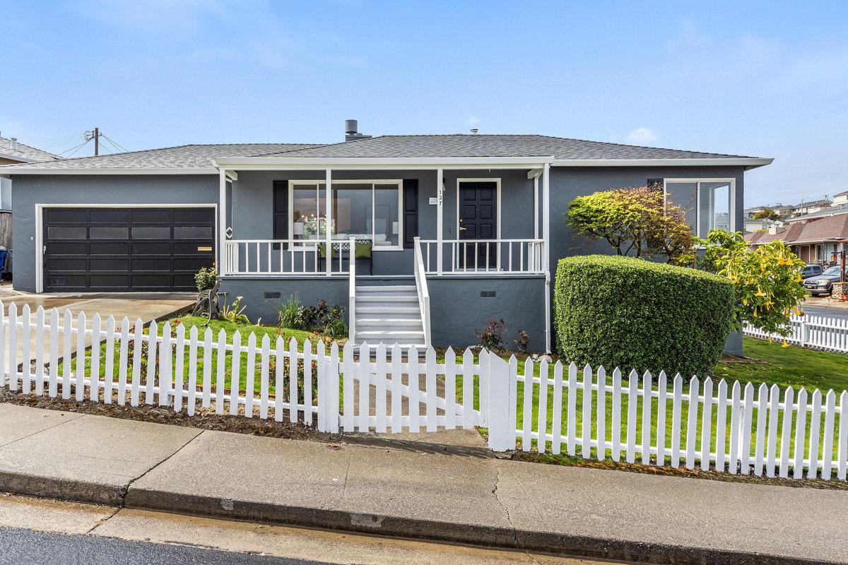 127 Sherwood WAY