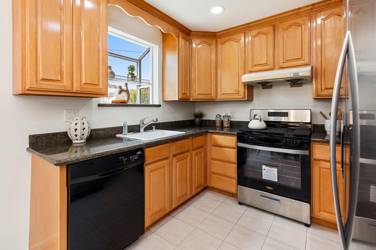 127 Sherwood WAY
