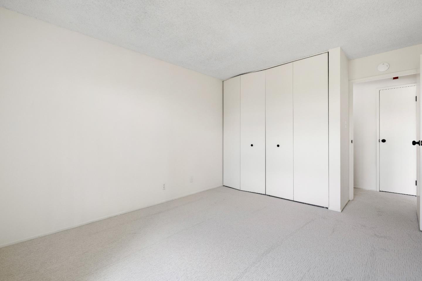 932 Peninsula AVE 409