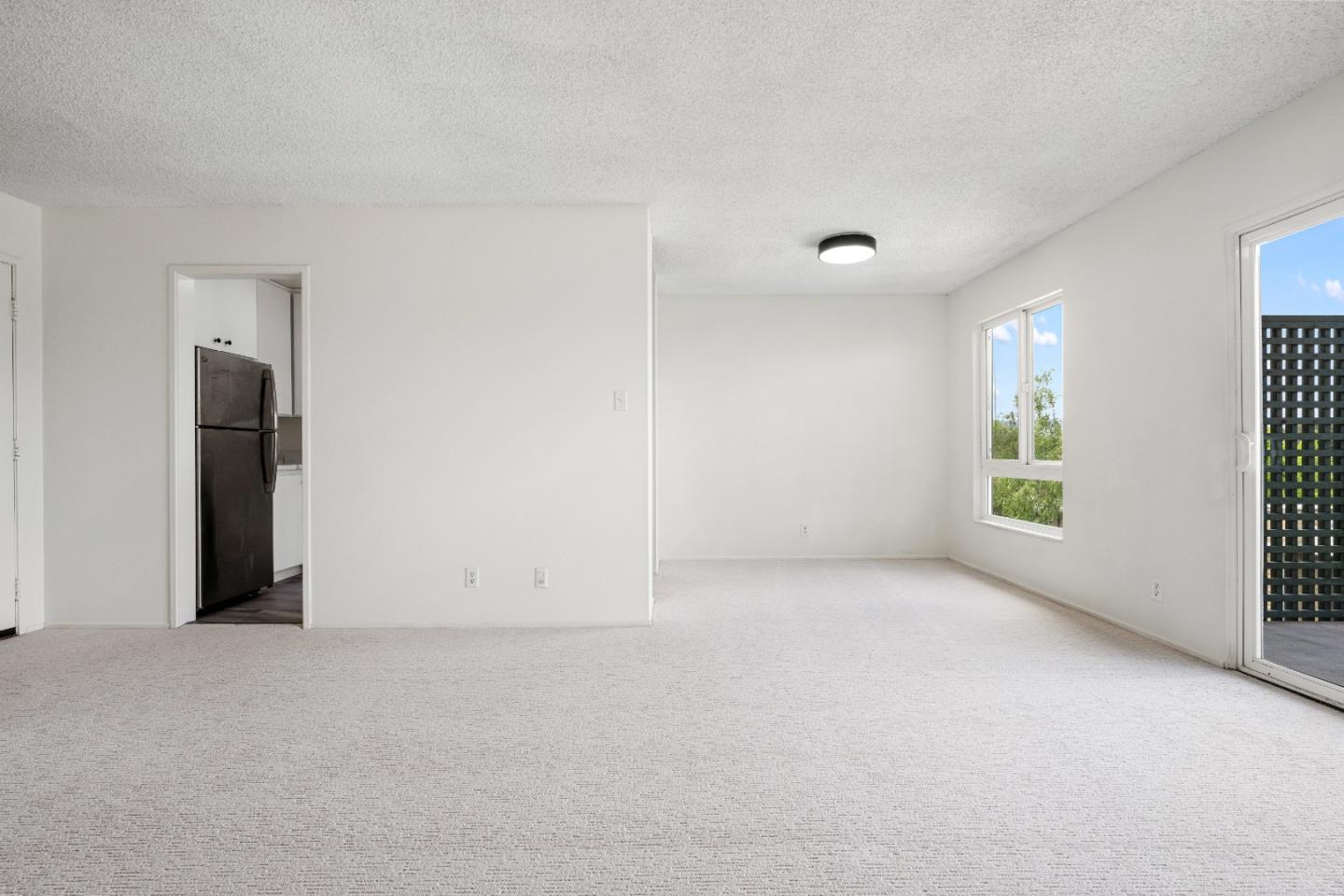 932 Peninsula AVE 409
