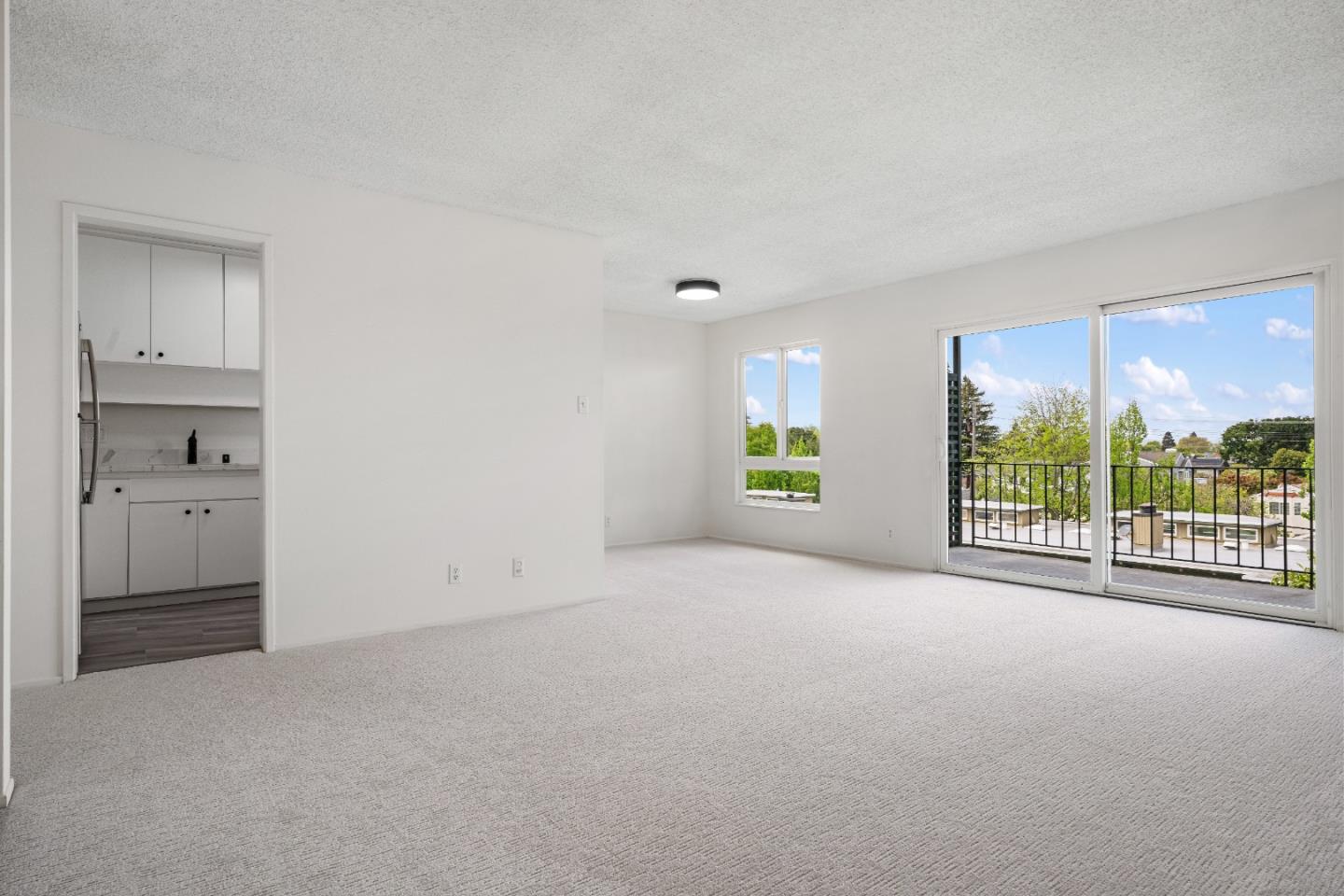 932 Peninsula AVE 409