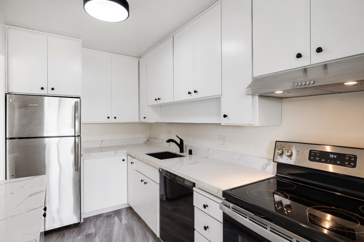 932 Peninsula AVE 409