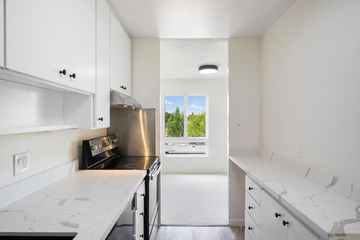 932 Peninsula AVE 409
