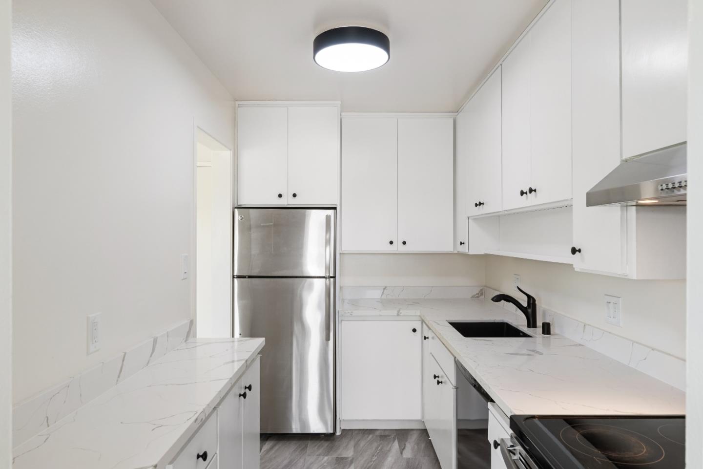 932 Peninsula AVE 409