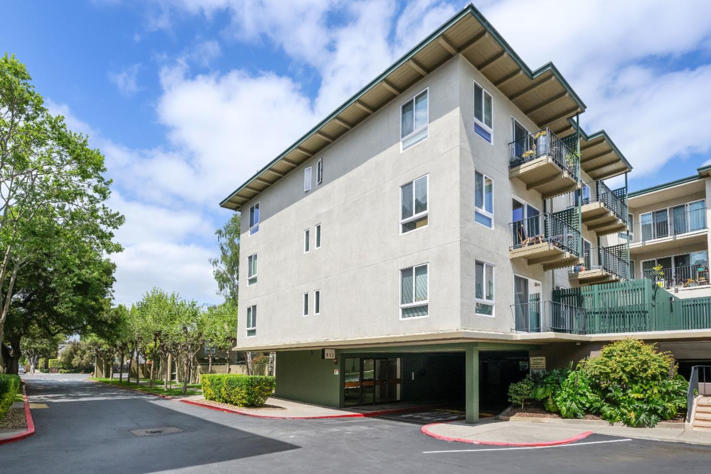932 Peninsula AVE 409
