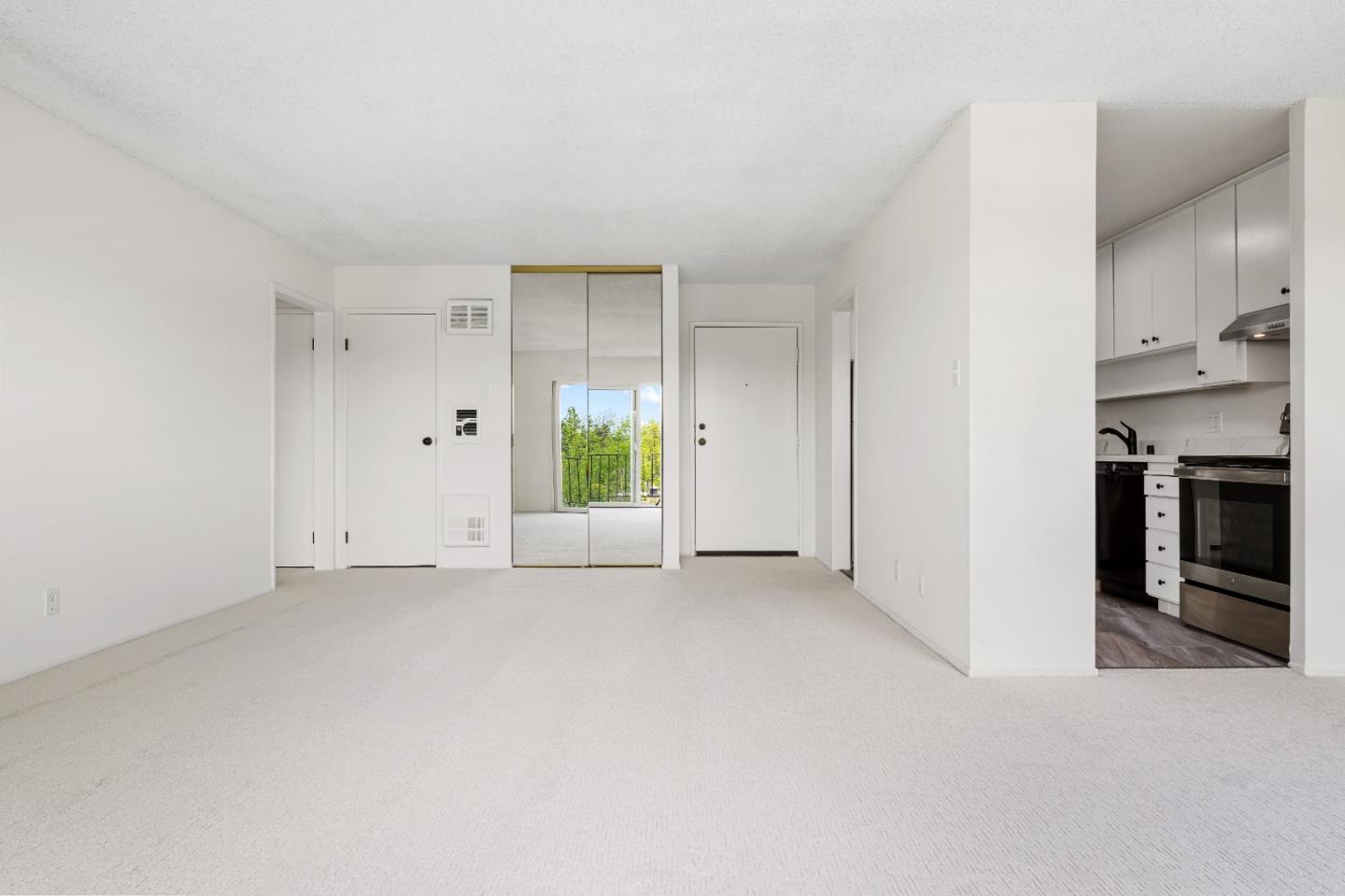 932 Peninsula AVE 409