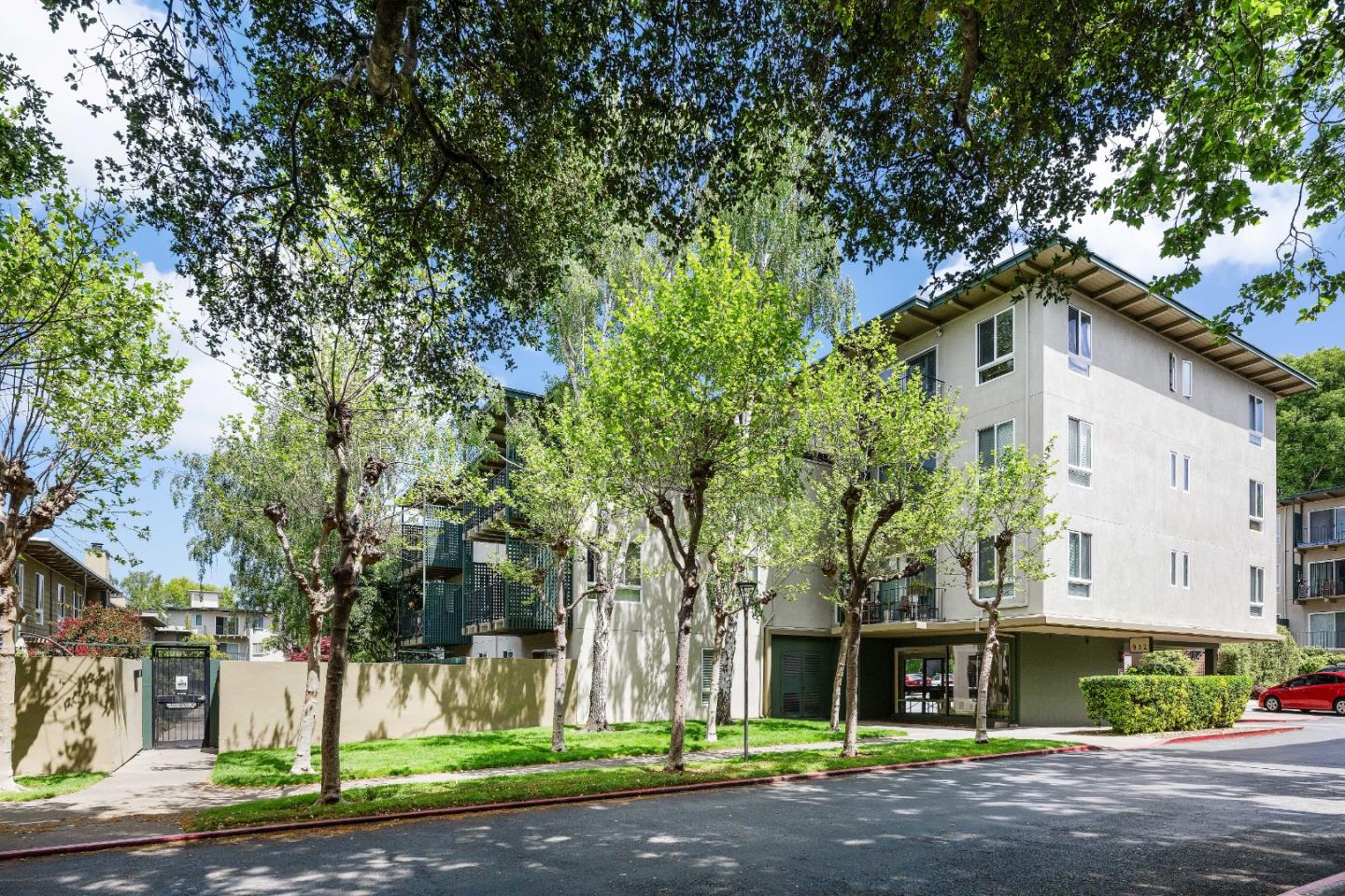 932 Peninsula AVE 409