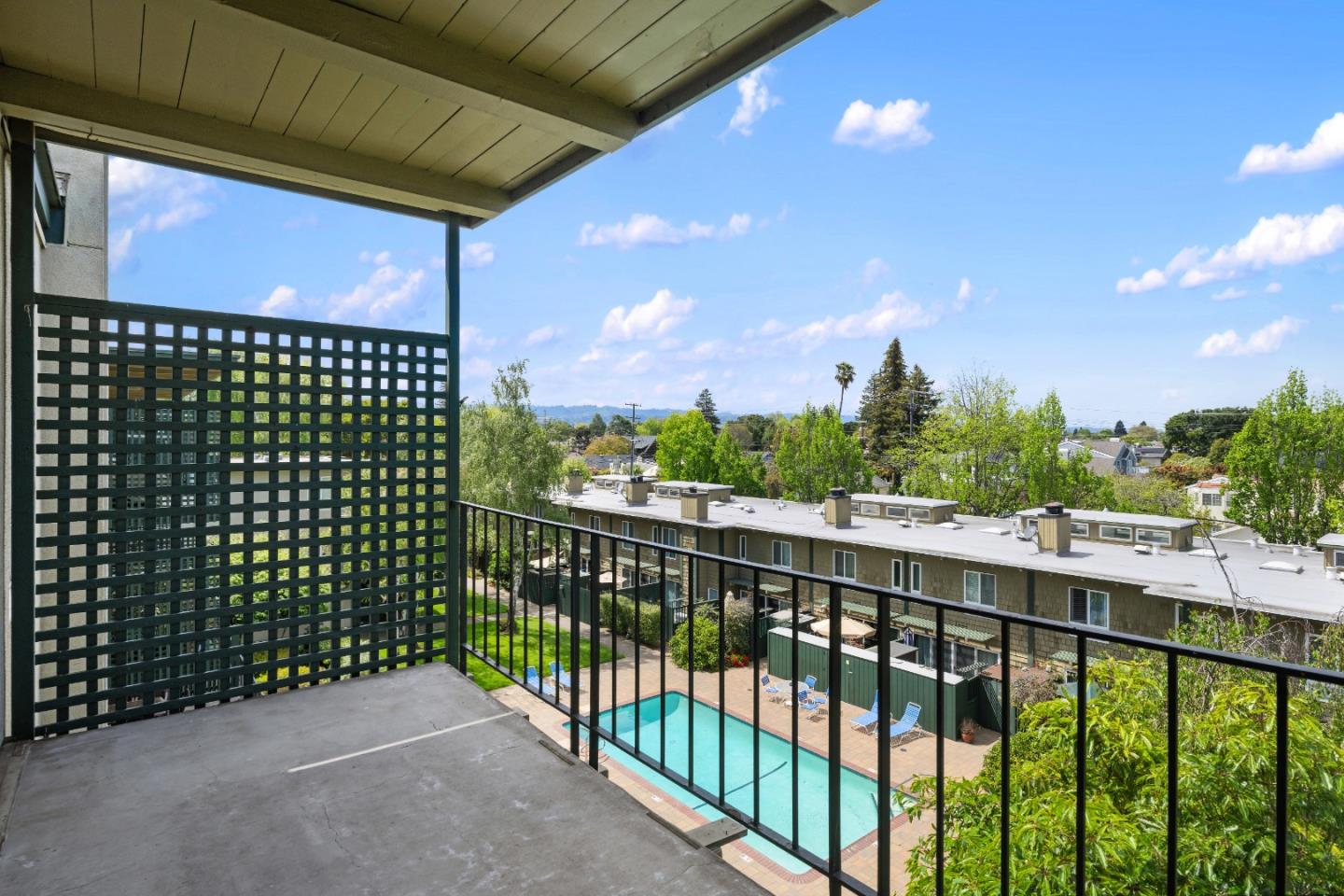 932 Peninsula AVE 409