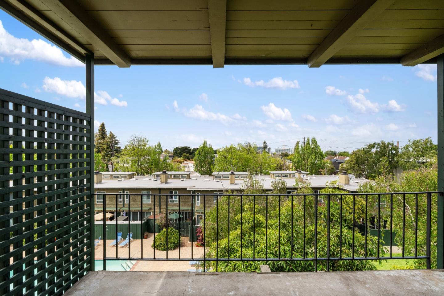 932 Peninsula AVE 409