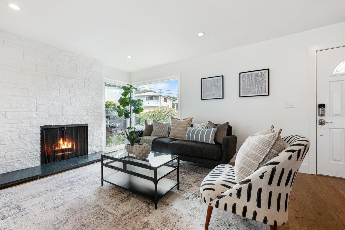 2491 Rosewood DR